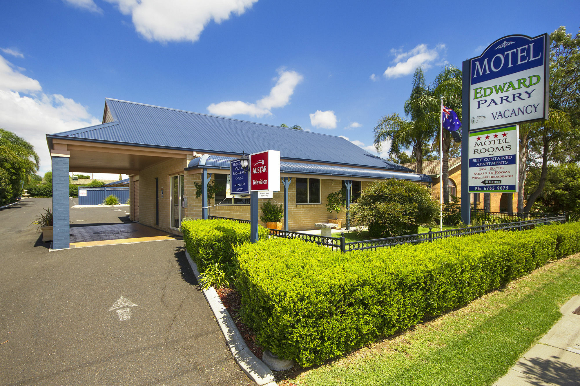 Edward Parry Motel And Apartments Тамуорт Экстерьер фото